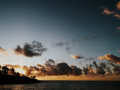 The outline of grey clouds and islands
